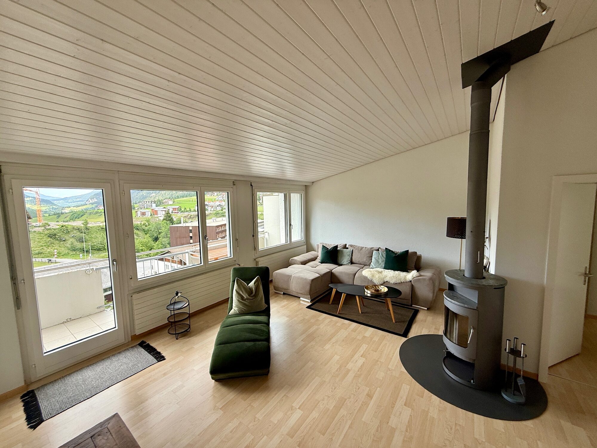 Wohnzimmer mit Kaminofen